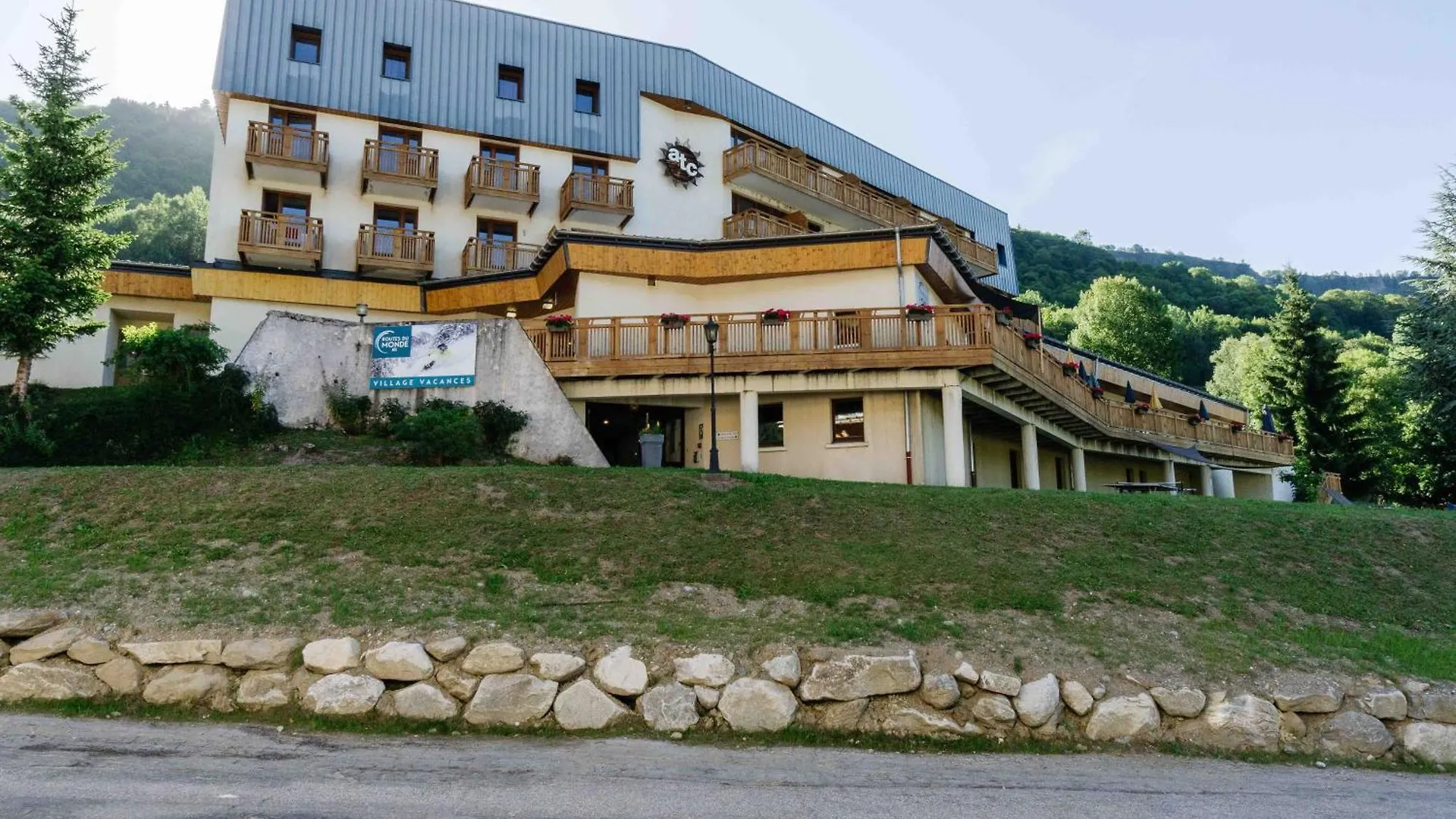 Village Vacances Atc Routes Du Monde Saint-Francois-Longchamp Hotel