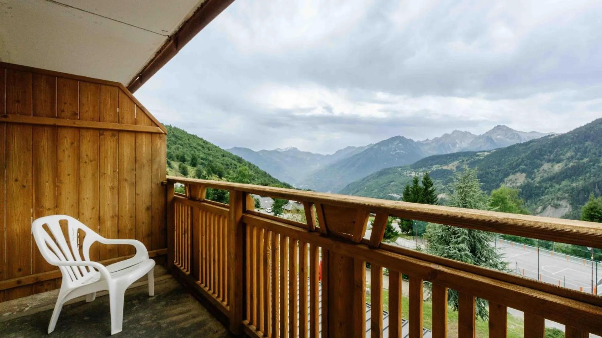 Hotel Village Vacances Atc Routes Du Monde Saint-Francois-Longchamp